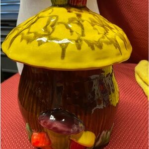 Vintage 1970s Mushroom cookie jar!